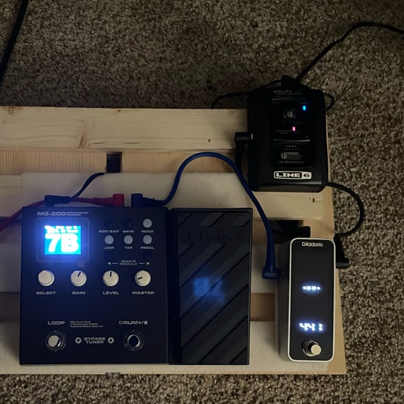 Line 6 Relay G30 Digital Wireless Guitar System - Picture 4 of 4